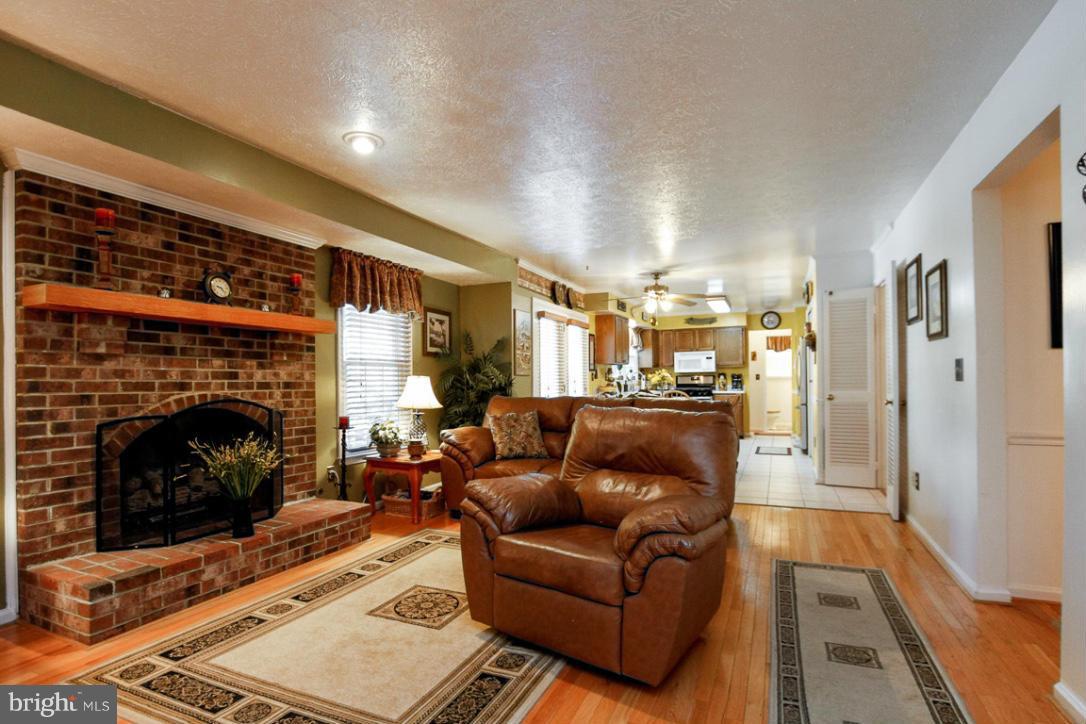 RACEWAY FARMS - Residential