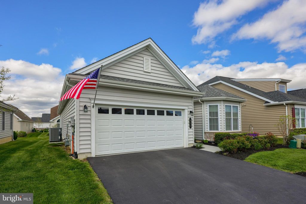 Photo of 453 SETTLERS DR, LITITZ, PA 17543 (MLS # PALA2036874)