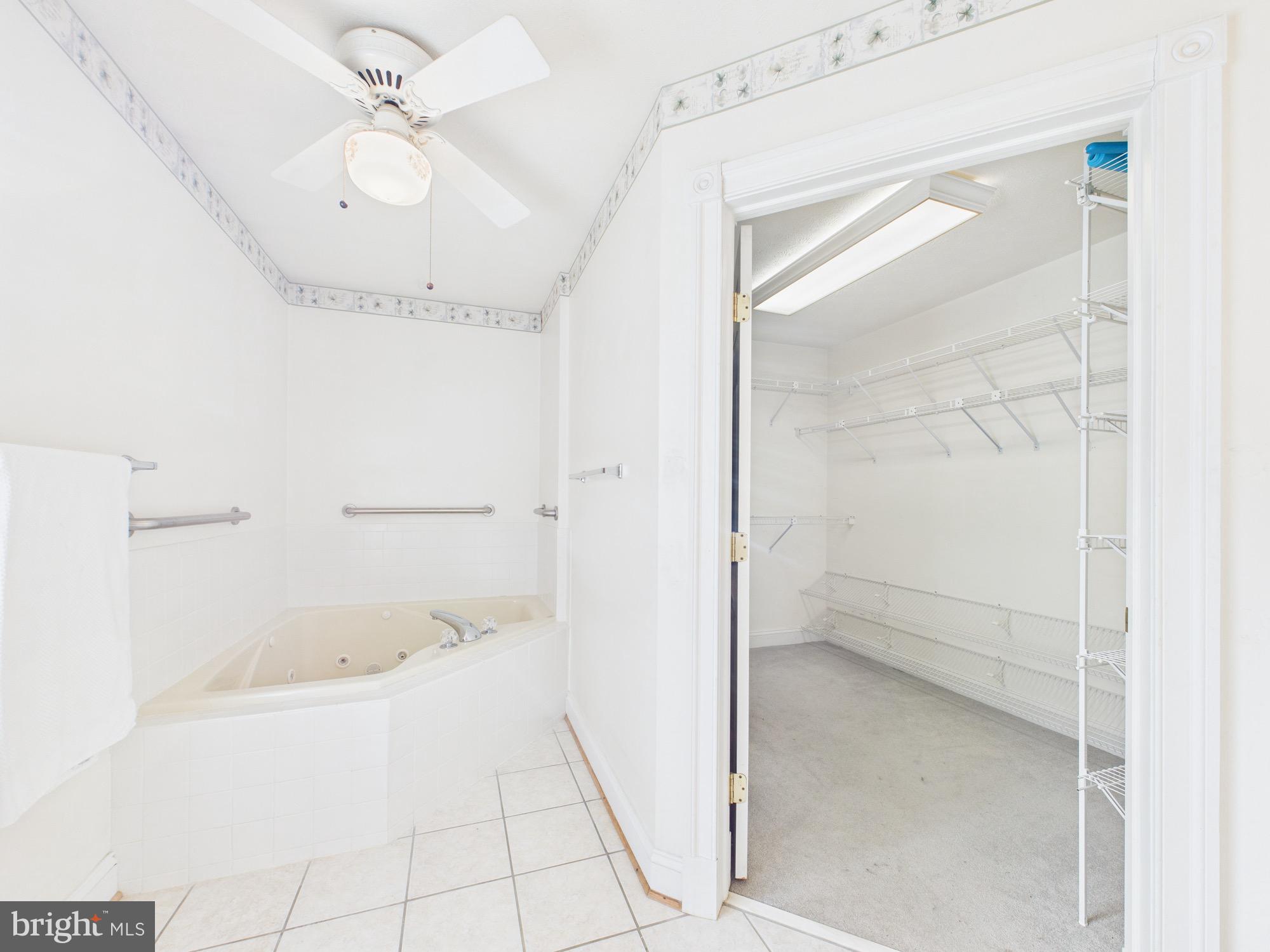 OAK HILL - Residential