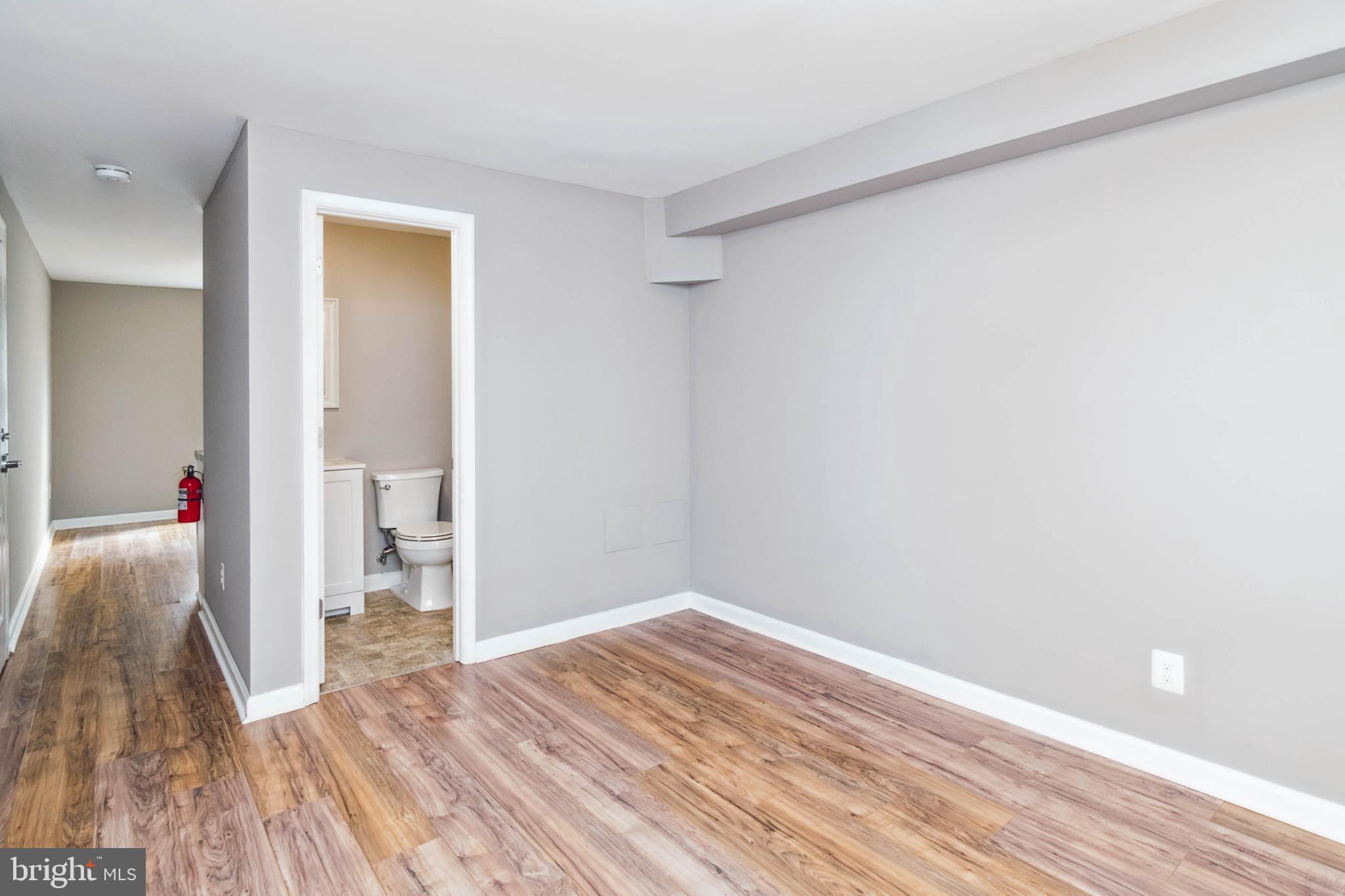 ALBEMARLE SQUARE - Residential