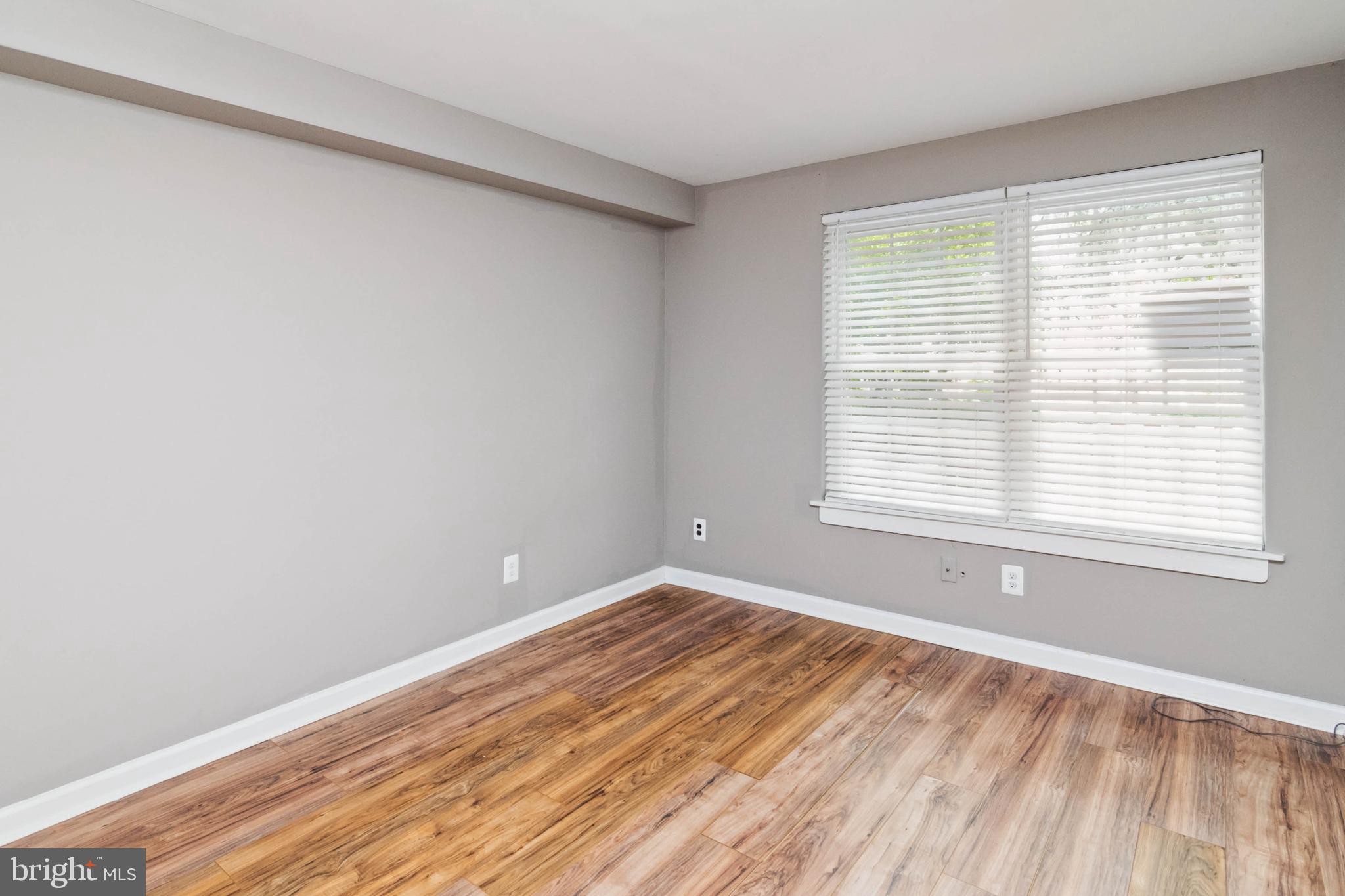 ALBEMARLE SQUARE - Residential