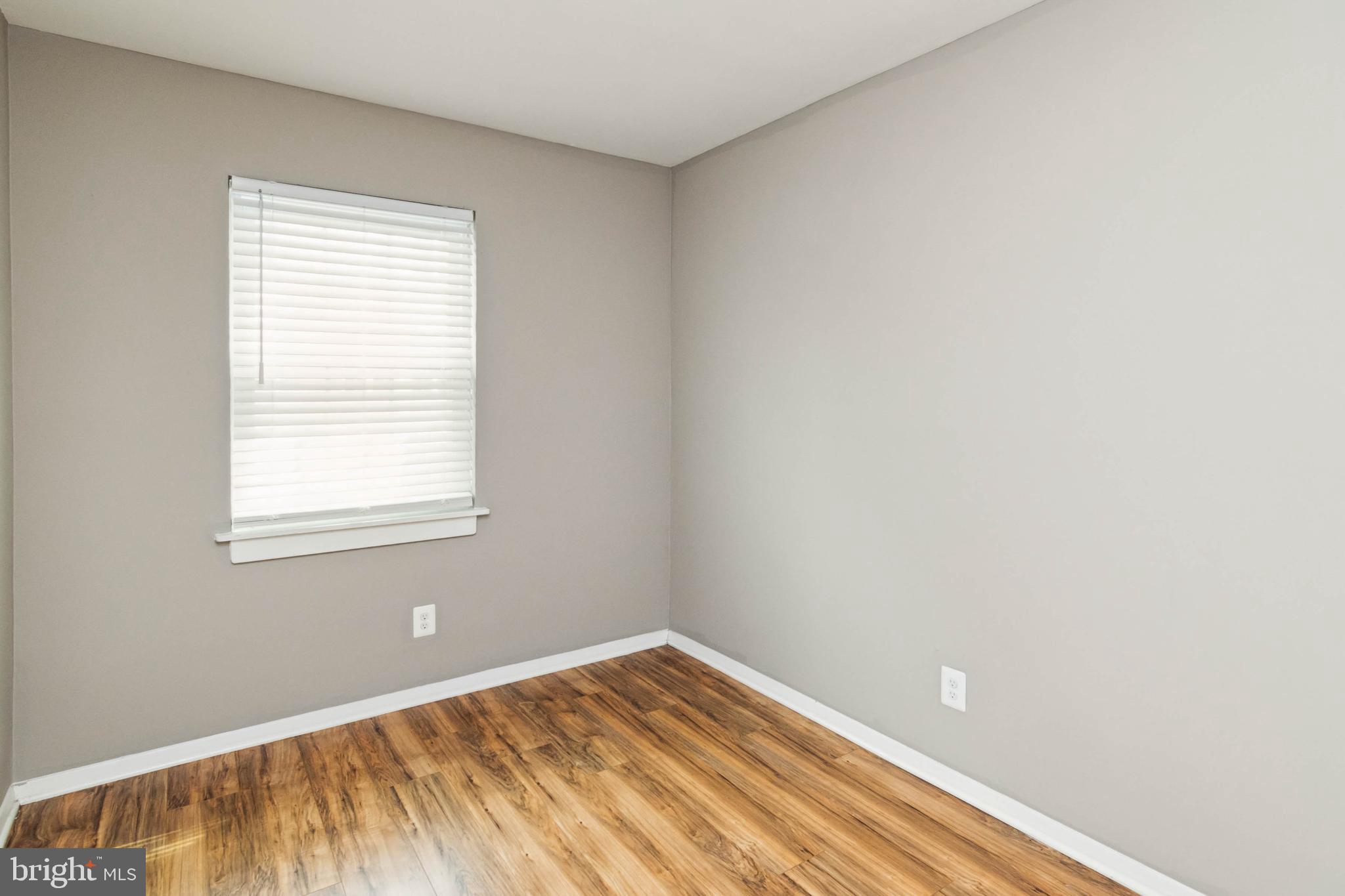 ALBEMARLE SQUARE - Residential