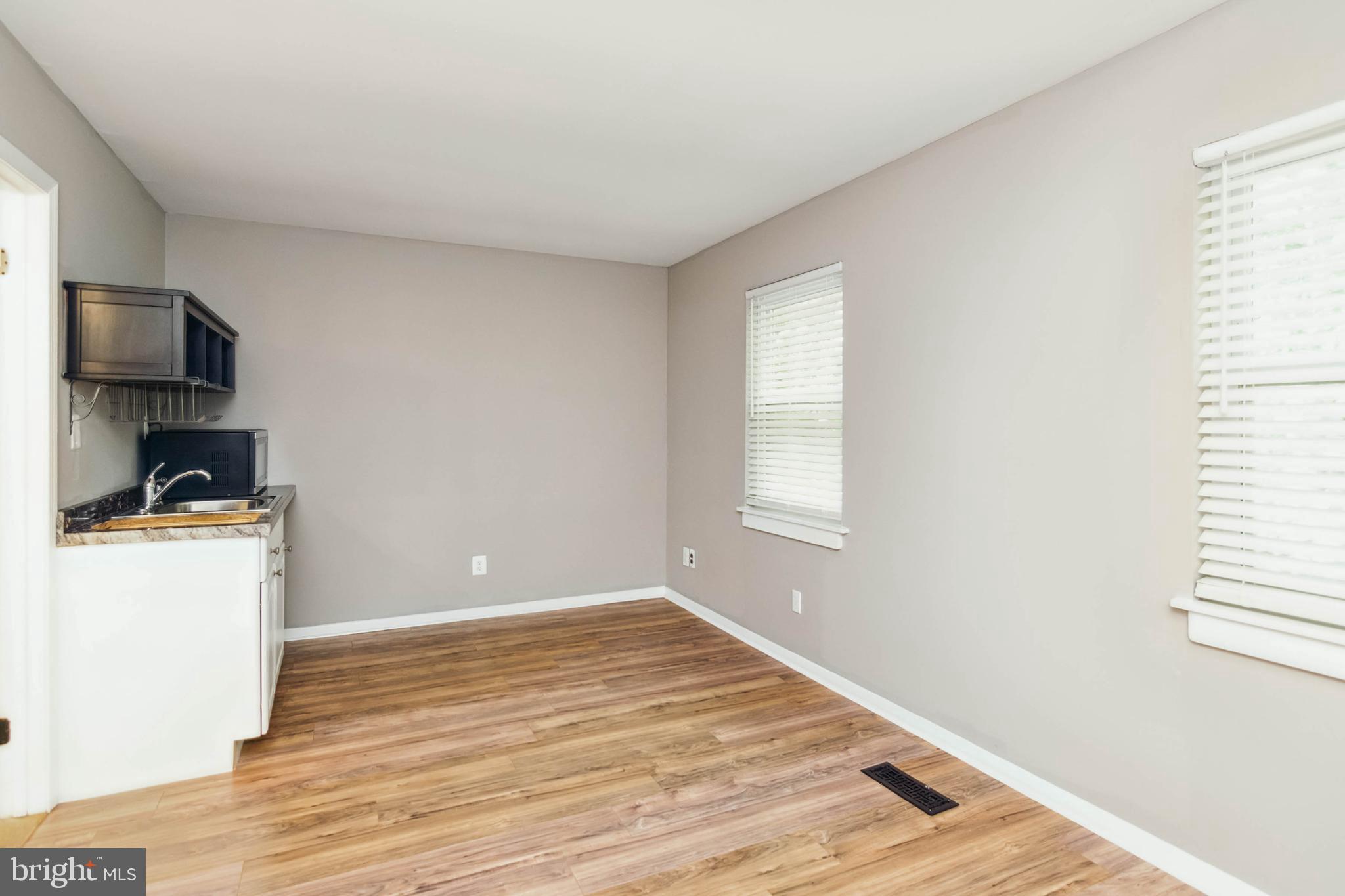 ALBEMARLE SQUARE - Residential