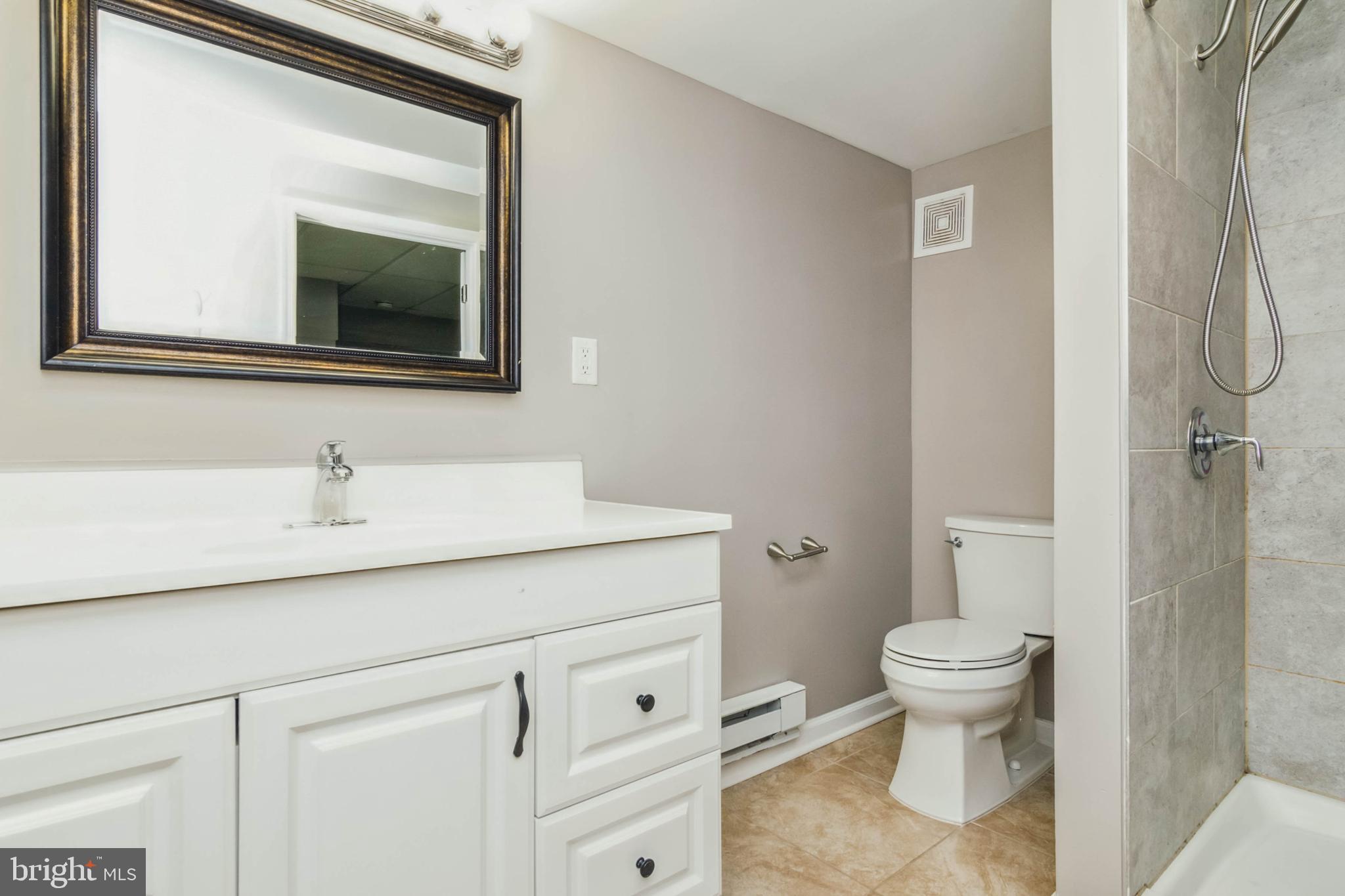 ALBEMARLE SQUARE - Residential
