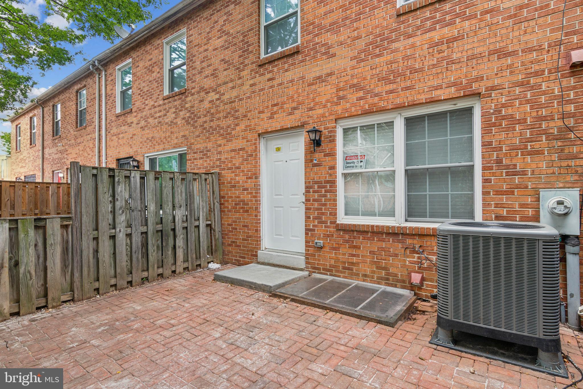 ALBEMARLE SQUARE - Residential