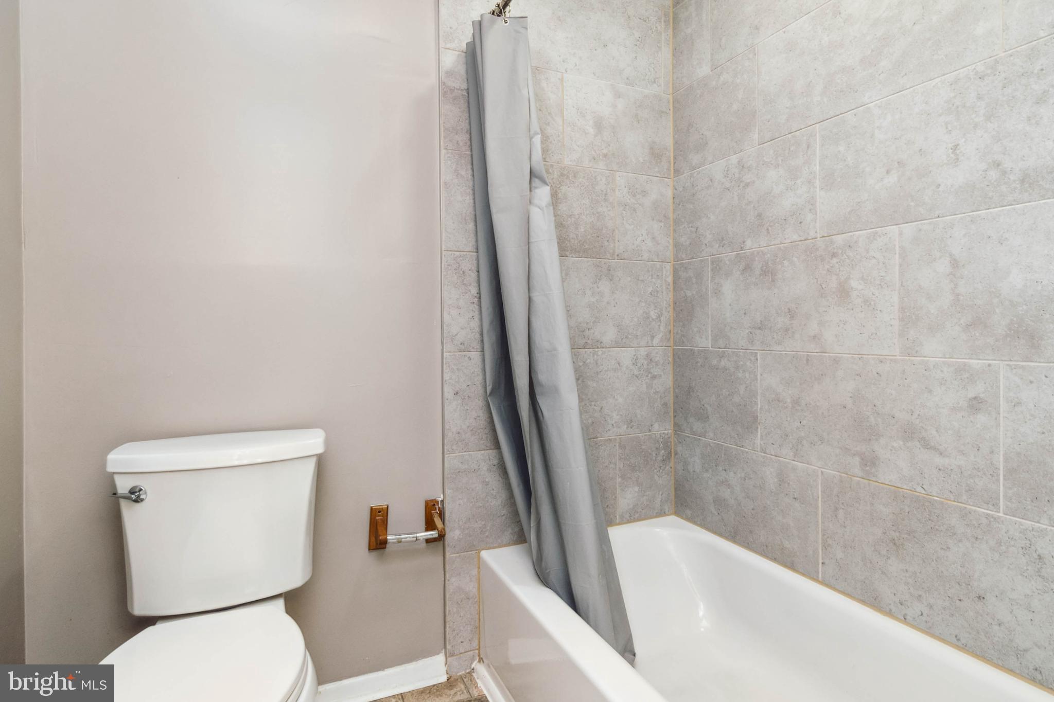 ALBEMARLE SQUARE - Residential