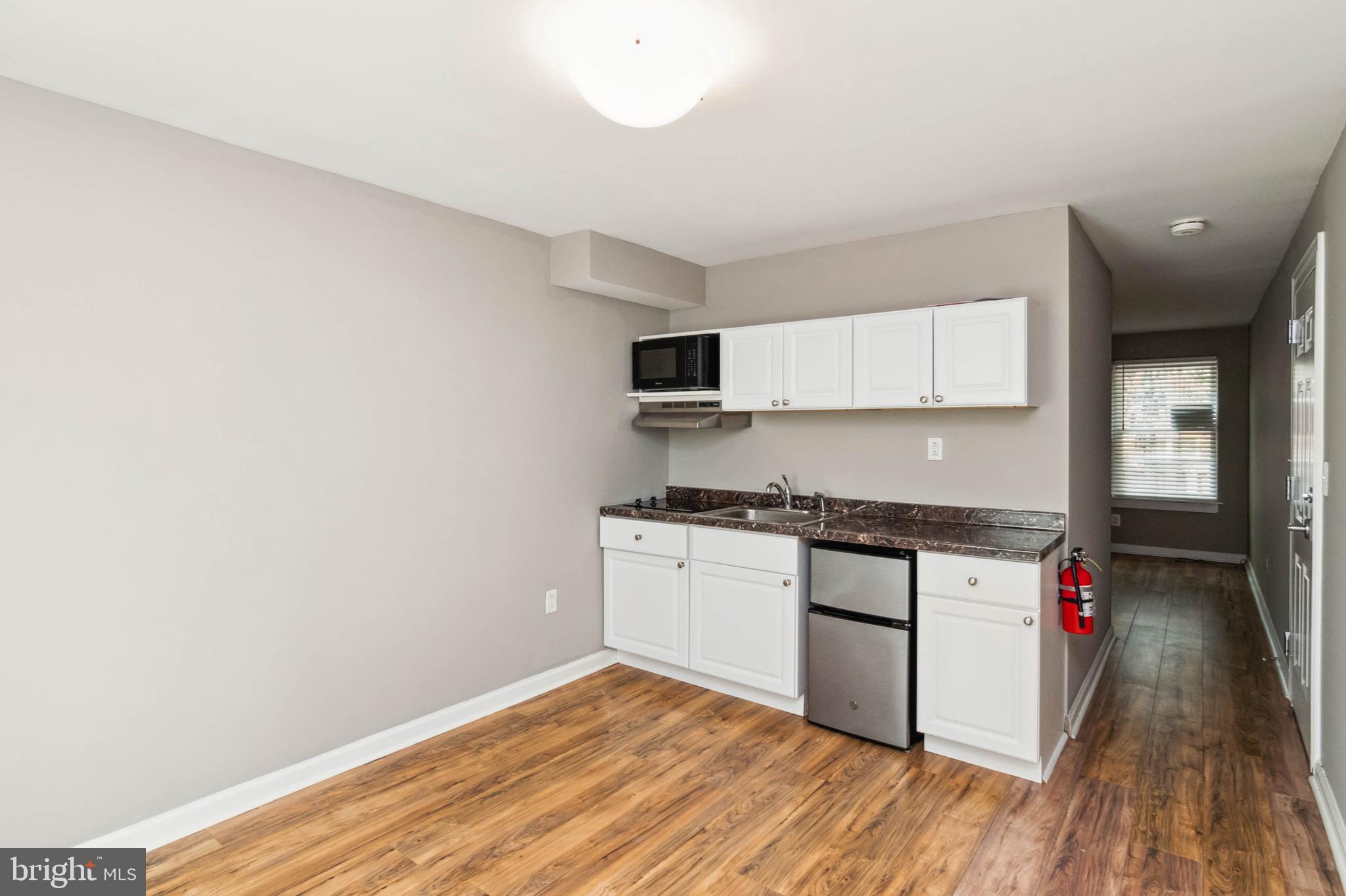 ALBEMARLE SQUARE - Residential