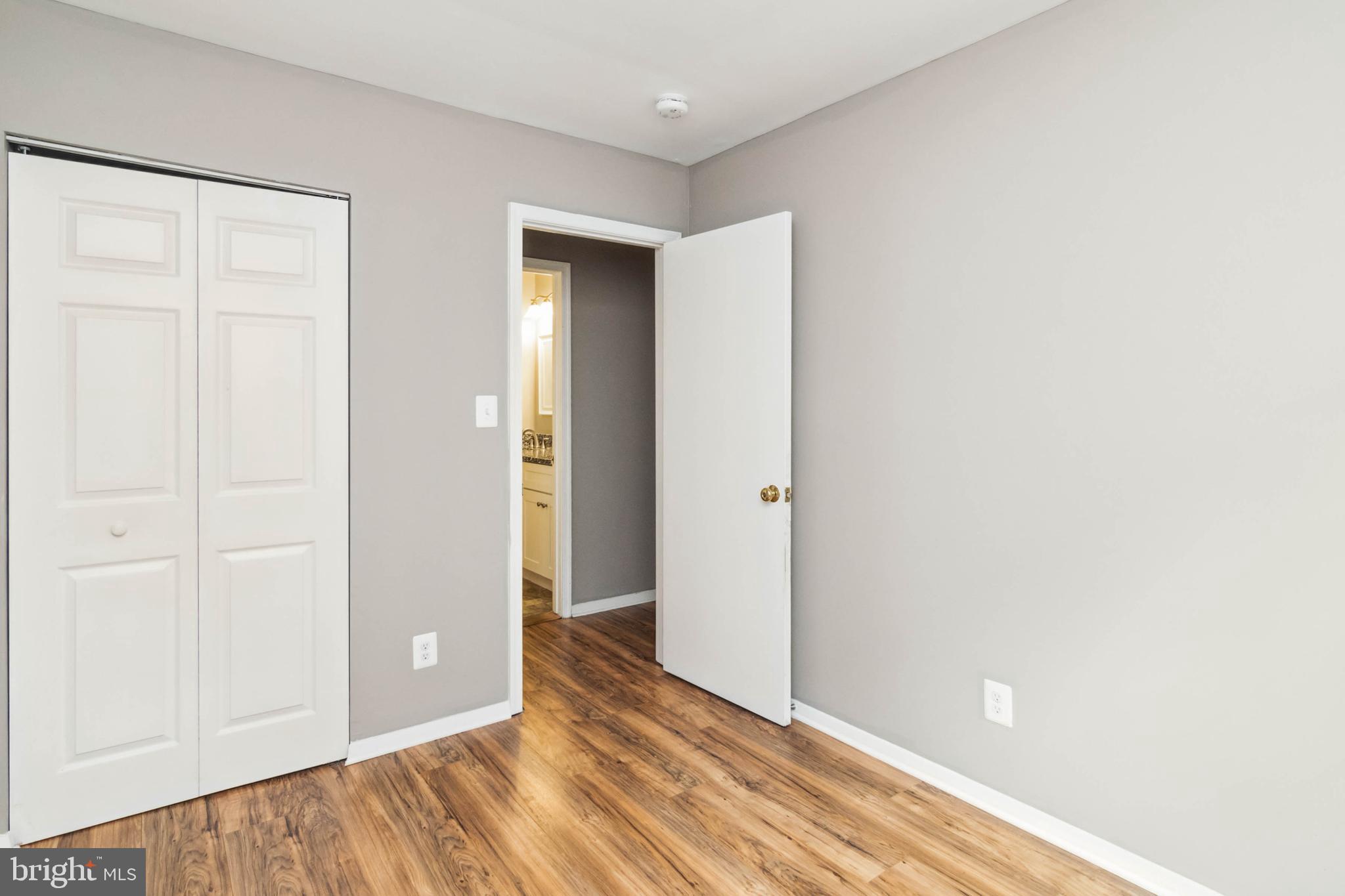 ALBEMARLE SQUARE - Residential