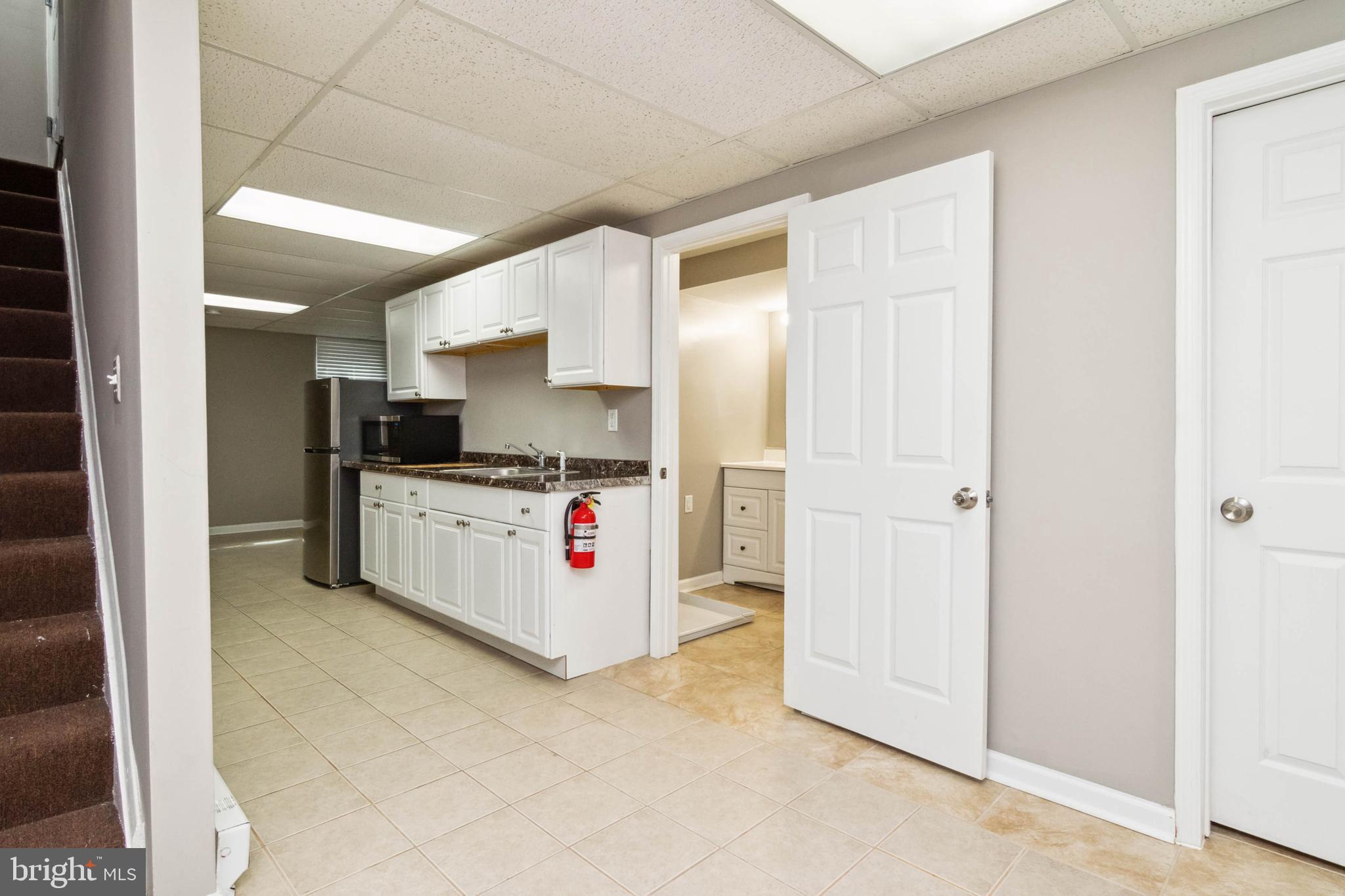 ALBEMARLE SQUARE - Residential