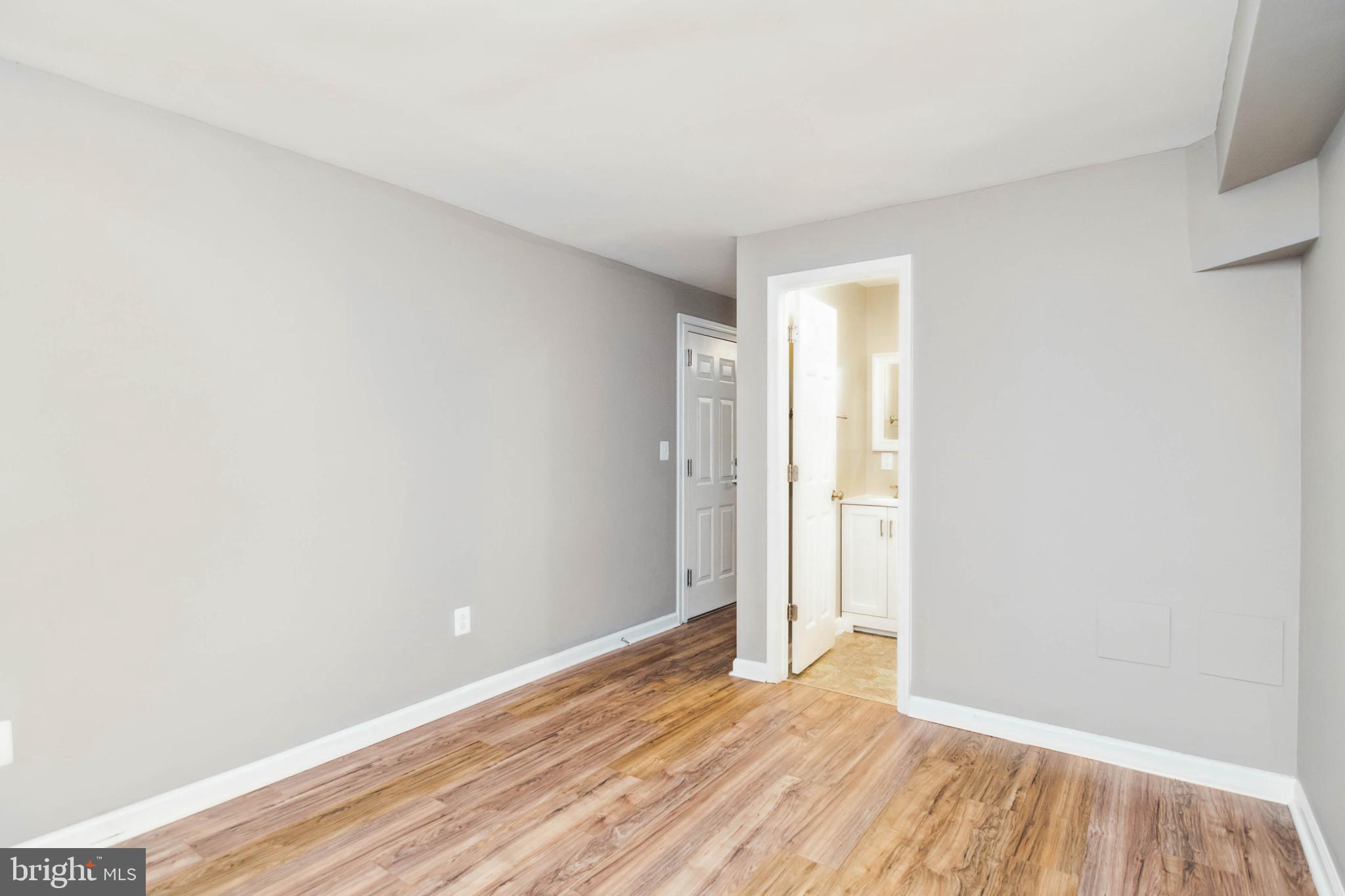 ALBEMARLE SQUARE - Residential