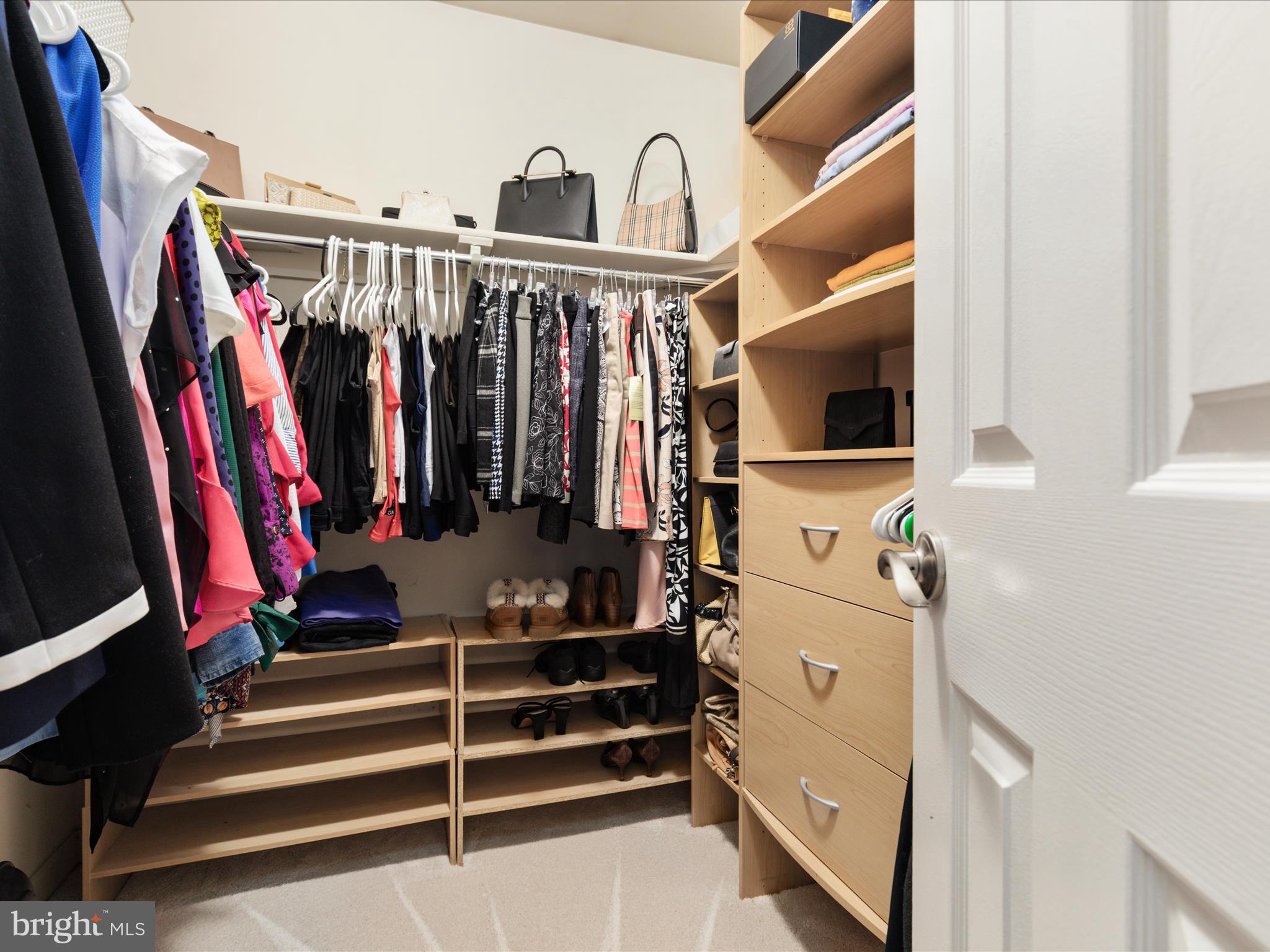 SULLY STATION - Residential