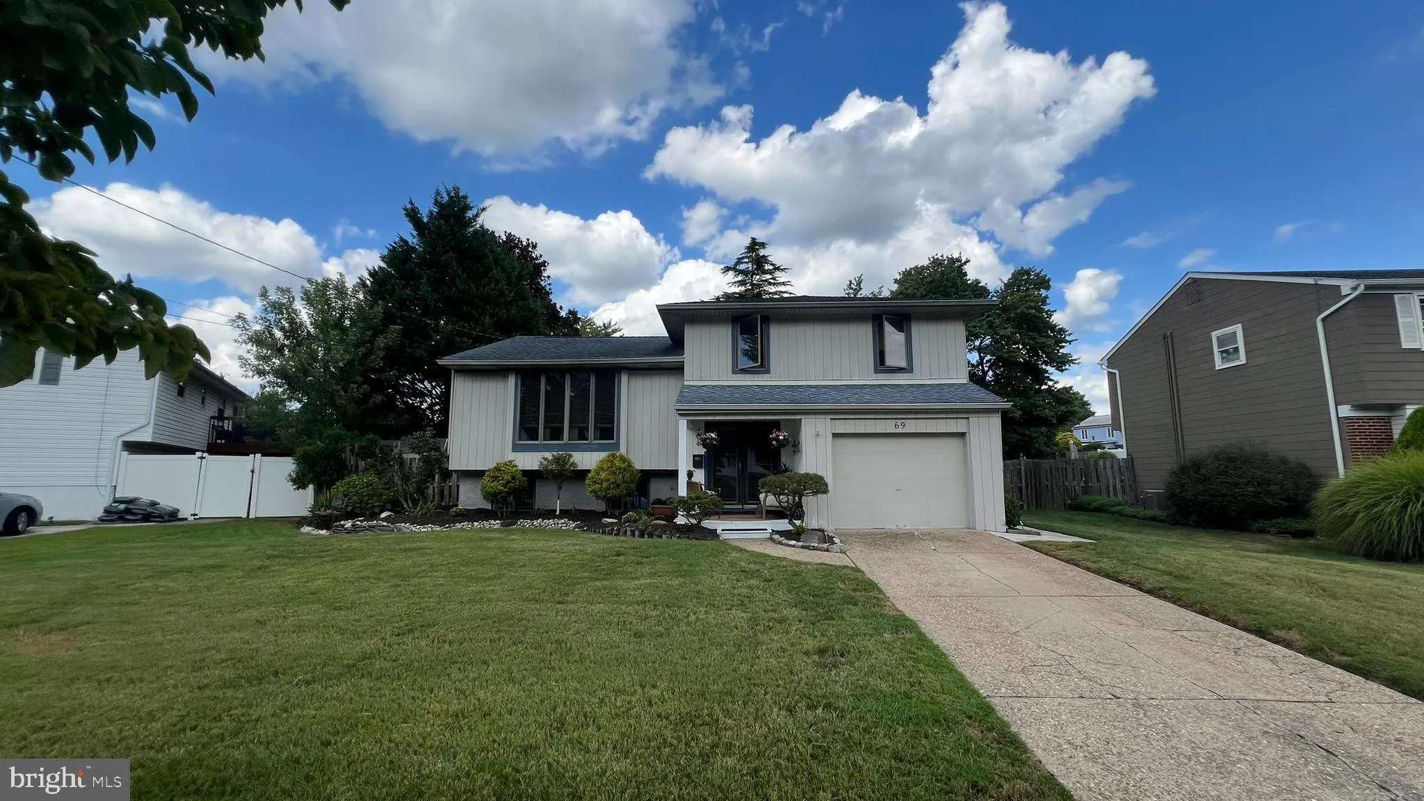 Stratford, New Jersey 08084, United States, 4 Bedrooms Bedrooms, ,2 BathroomsBathrooms,Residential,Active,201040