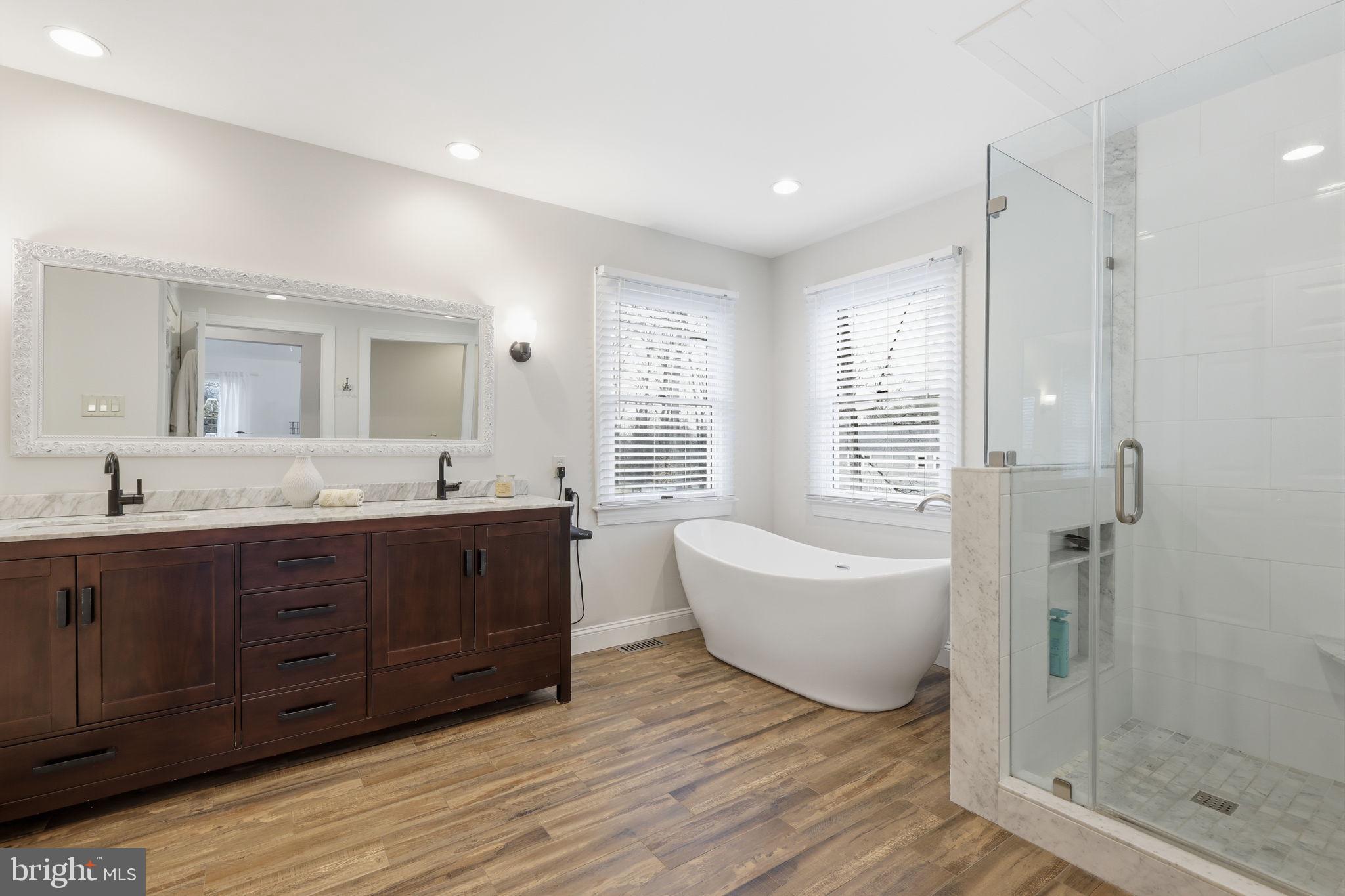 OAKLEIGH FARM - Residential