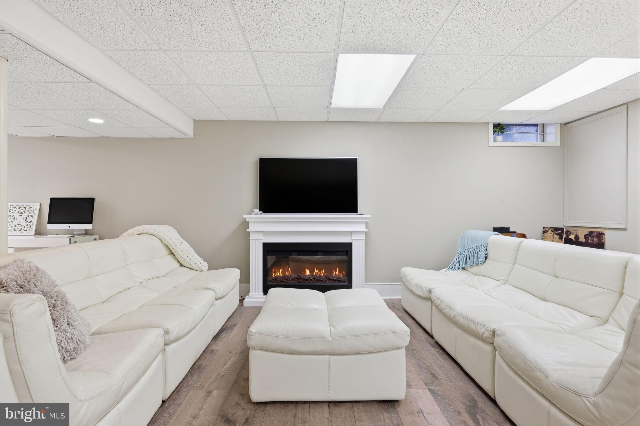 OAKLEIGH FARM - Residential