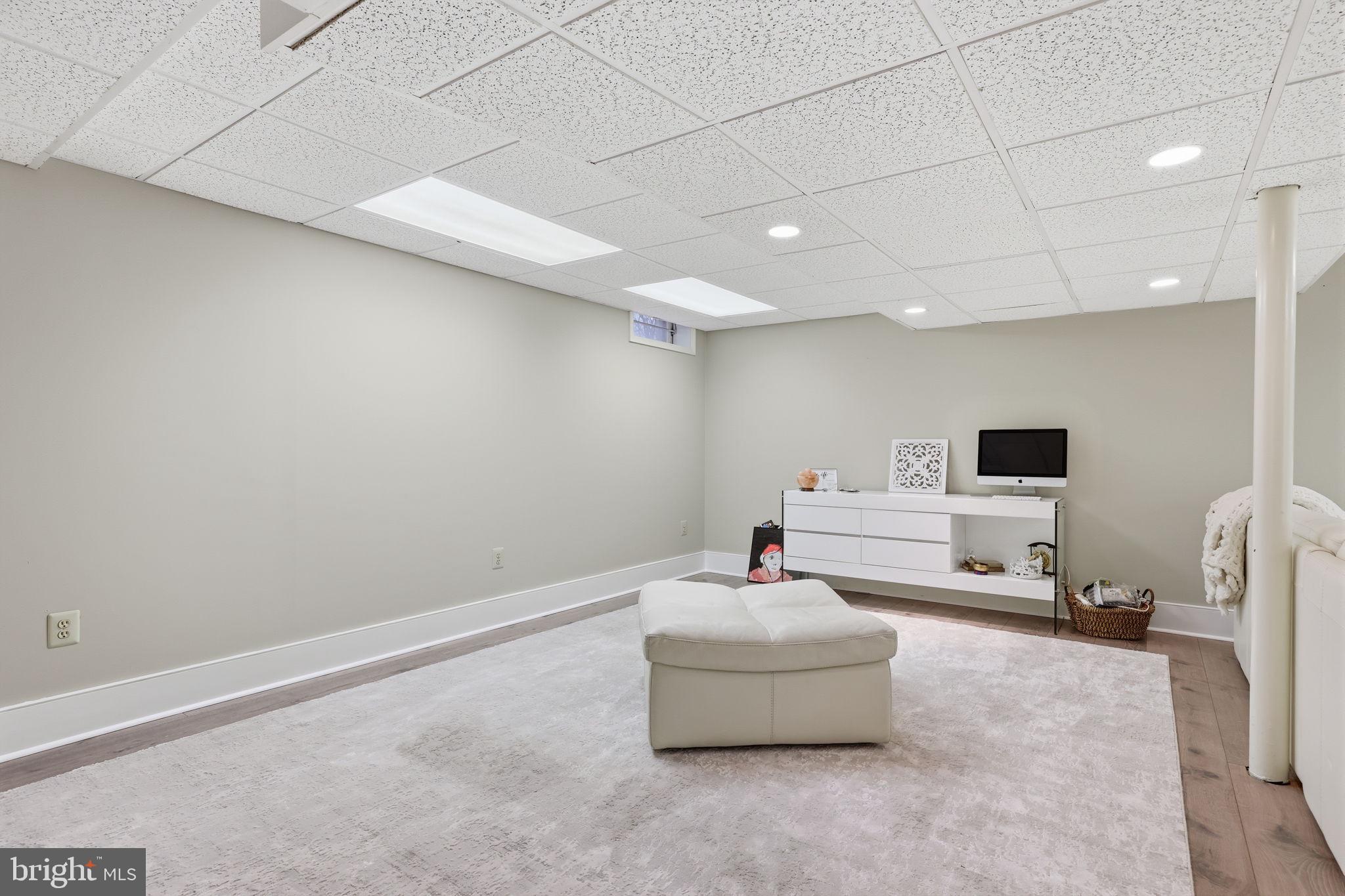 OAKLEIGH FARM - Residential