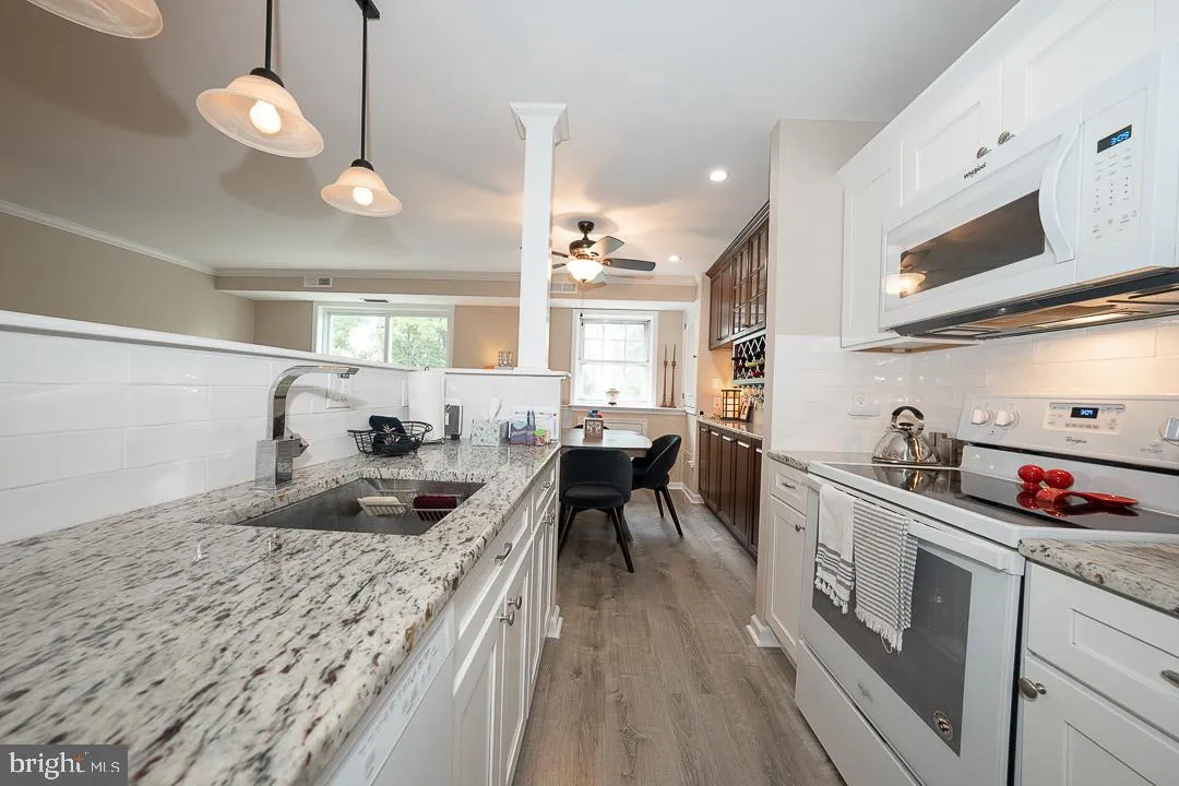 Bryn Mawr, Pennsylvania 19010, United States, 2 Bedrooms Bedrooms, ,2 BathroomsBathrooms,Residential,Pending,200277