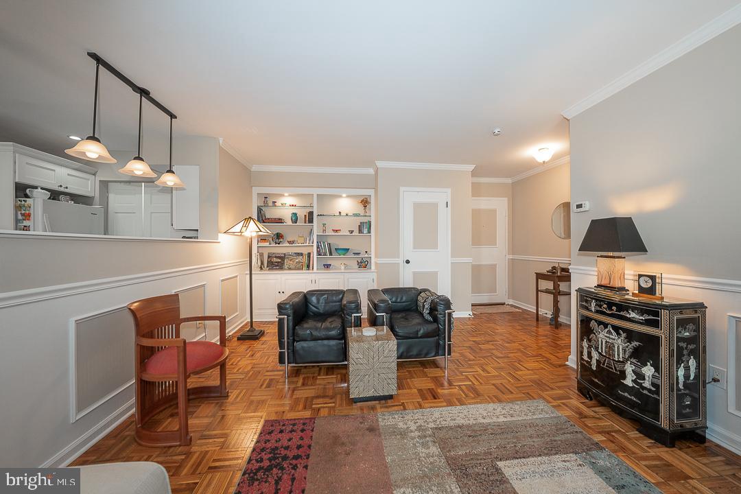 919 W MONTGOMERY AVENUE 2-5