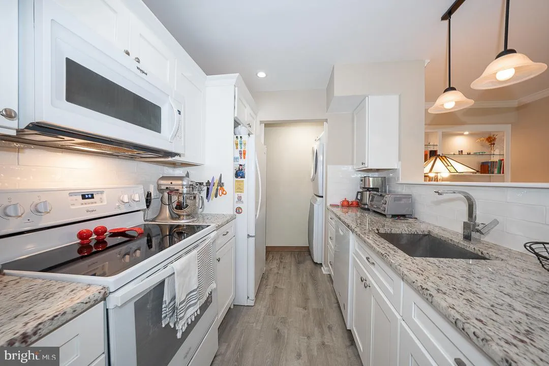 Bryn Mawr, Pennsylvania 19010, United States, 2 Bedrooms Bedrooms, ,2 BathroomsBathrooms,Residential,Pending,200277