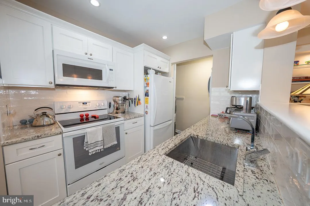 Bryn Mawr, Pennsylvania 19010, United States, 2 Bedrooms Bedrooms, ,2 BathroomsBathrooms,Residential,Pending,200277