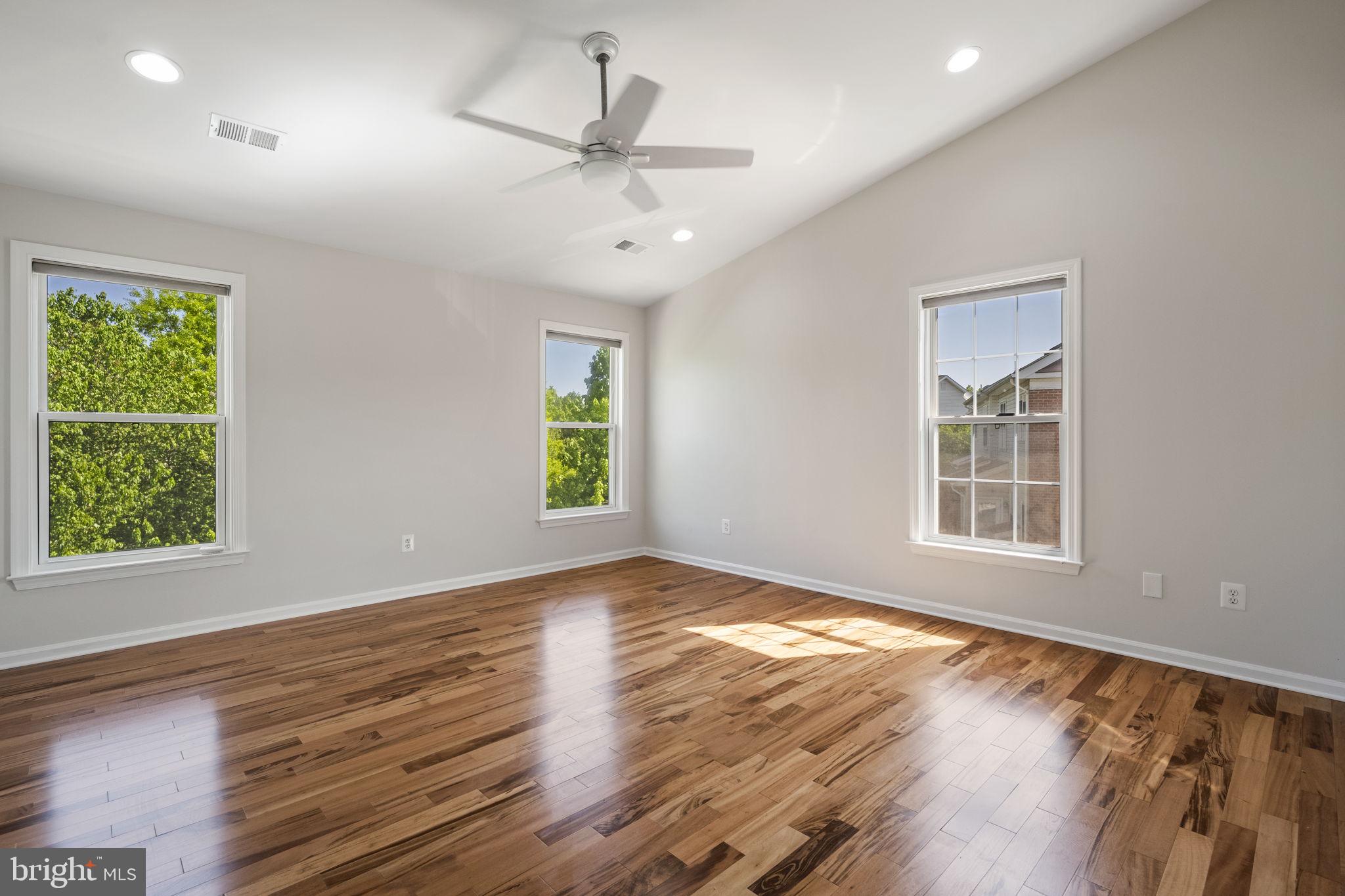 FARMWELL HUNT - Residential