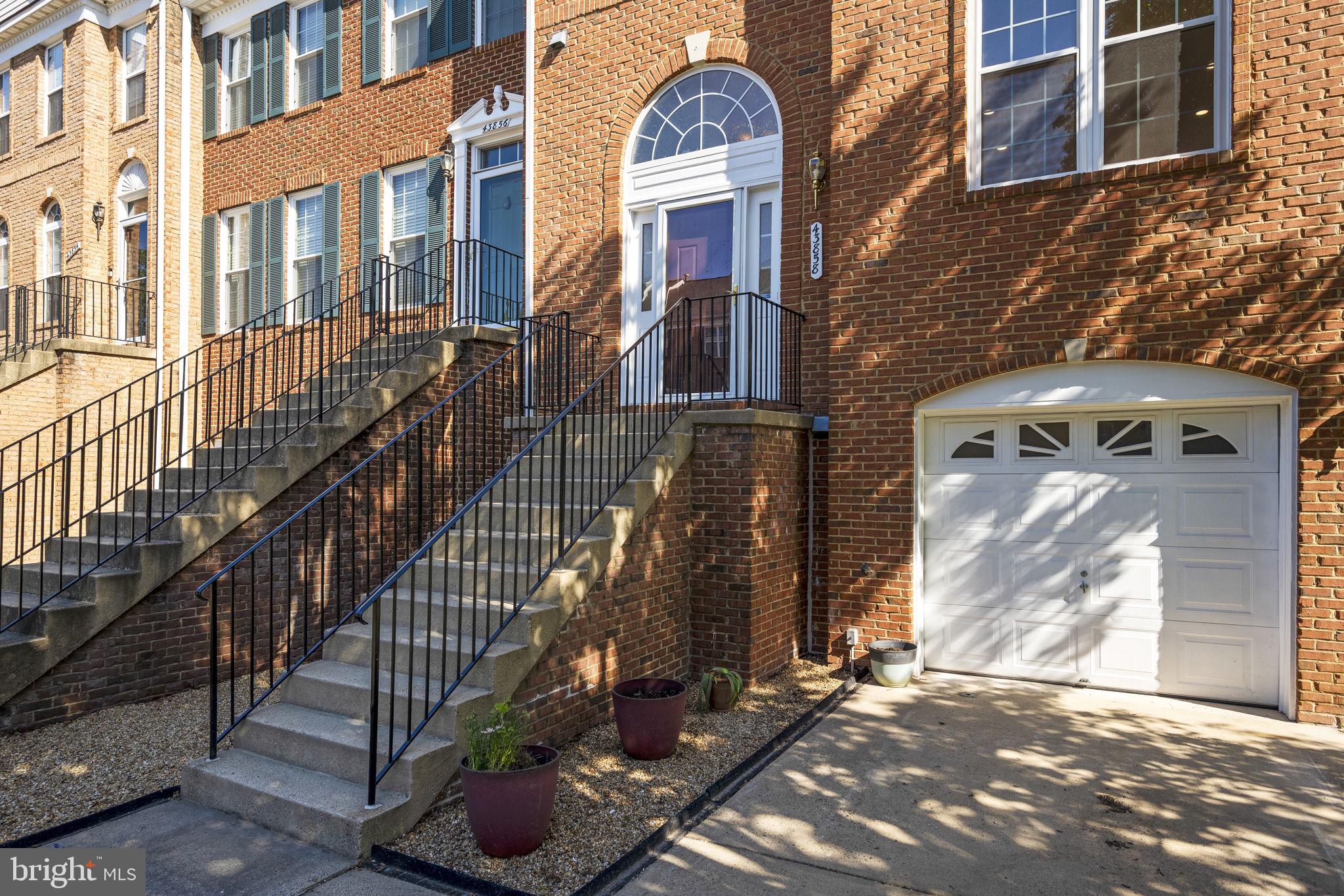 FARMWELL HUNT - Residential