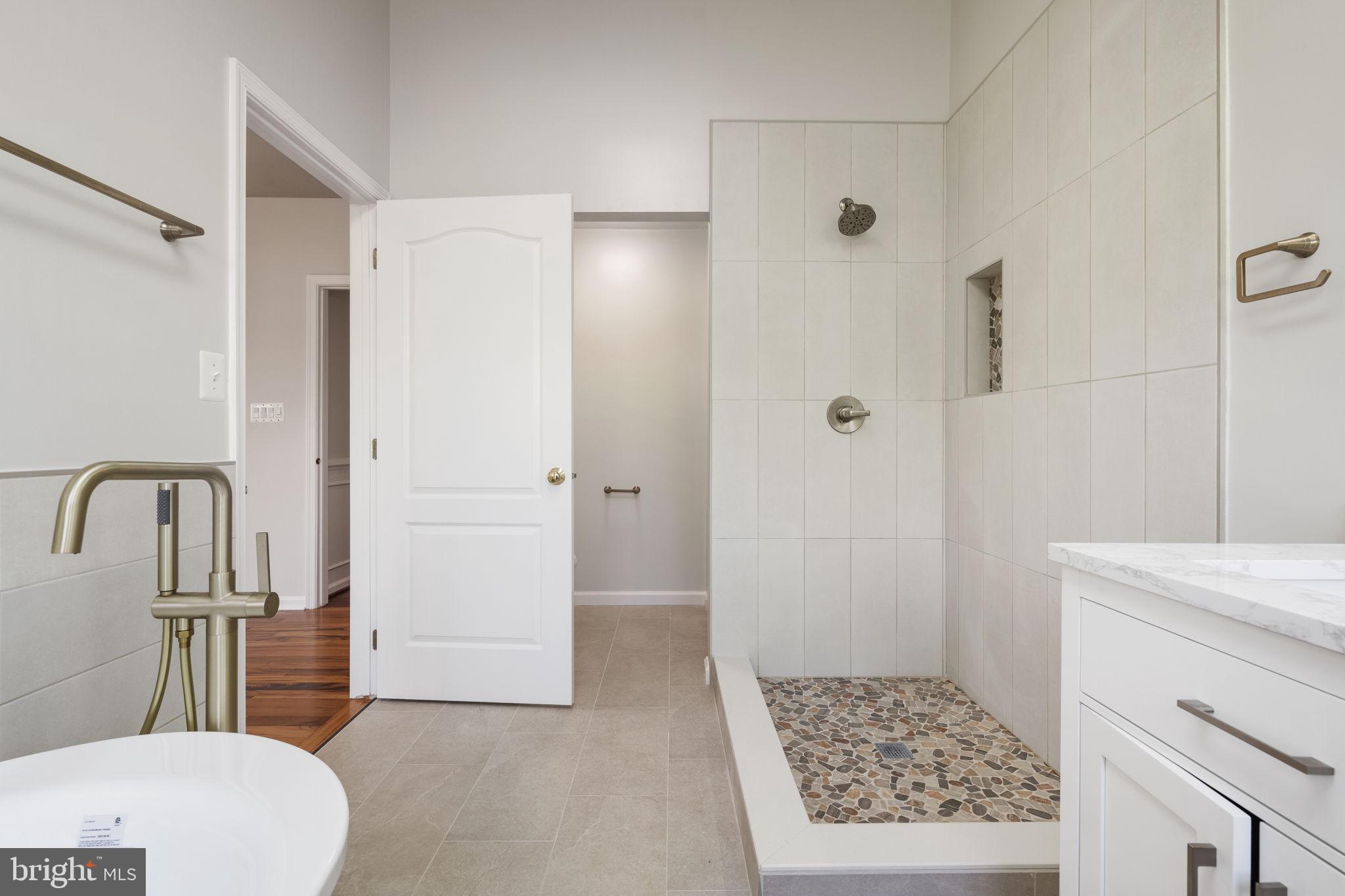 FARMWELL HUNT - Residential