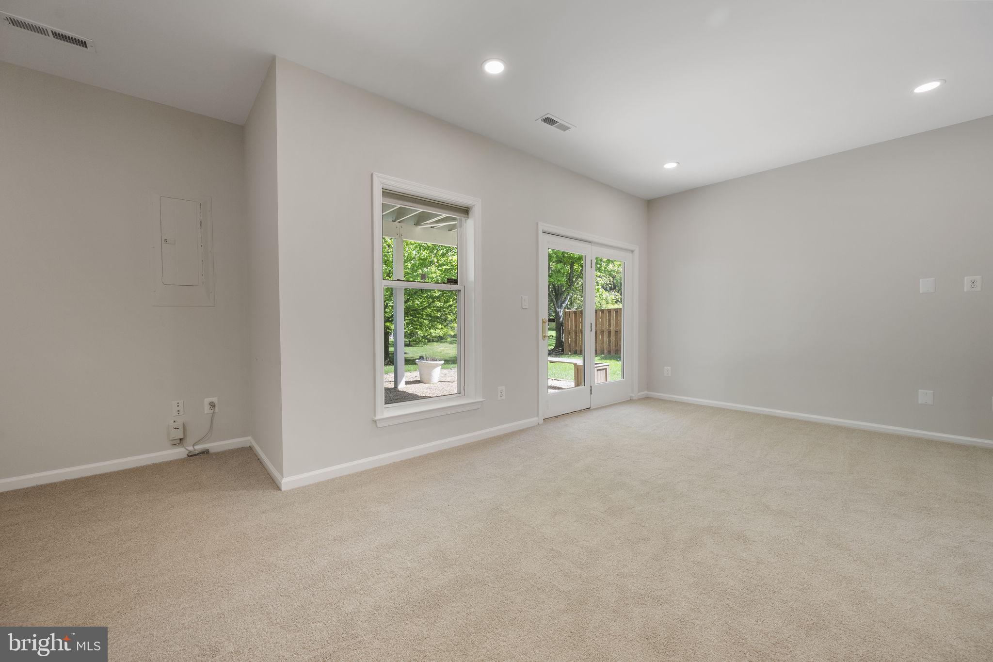 FARMWELL HUNT - Residential