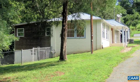 730 Canal St, Scottsville, VA MLS: 660504
