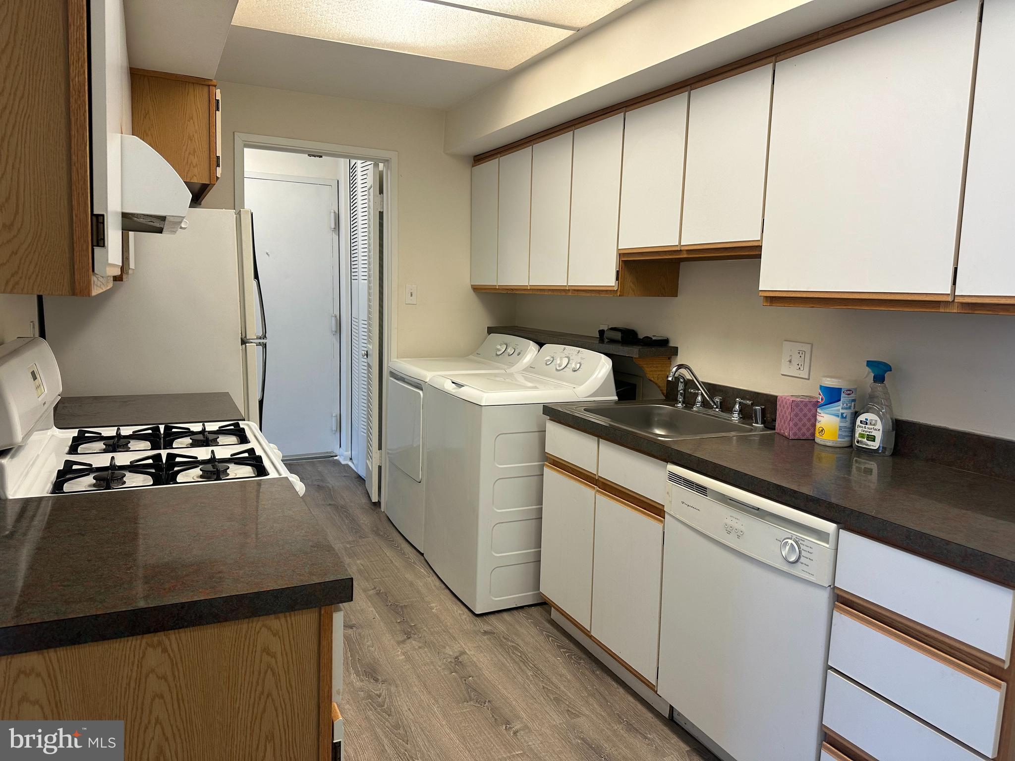 10206 PRINCE PLACE 4-204