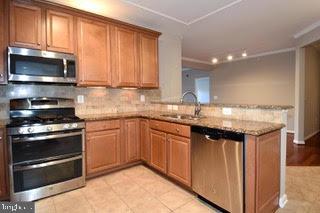 VILLAGES AT BROADLANDS CONDO - Residential Lease
