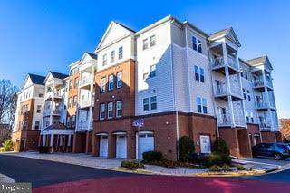 VILLAGES AT BROADLANDS CONDO - Residential Lease