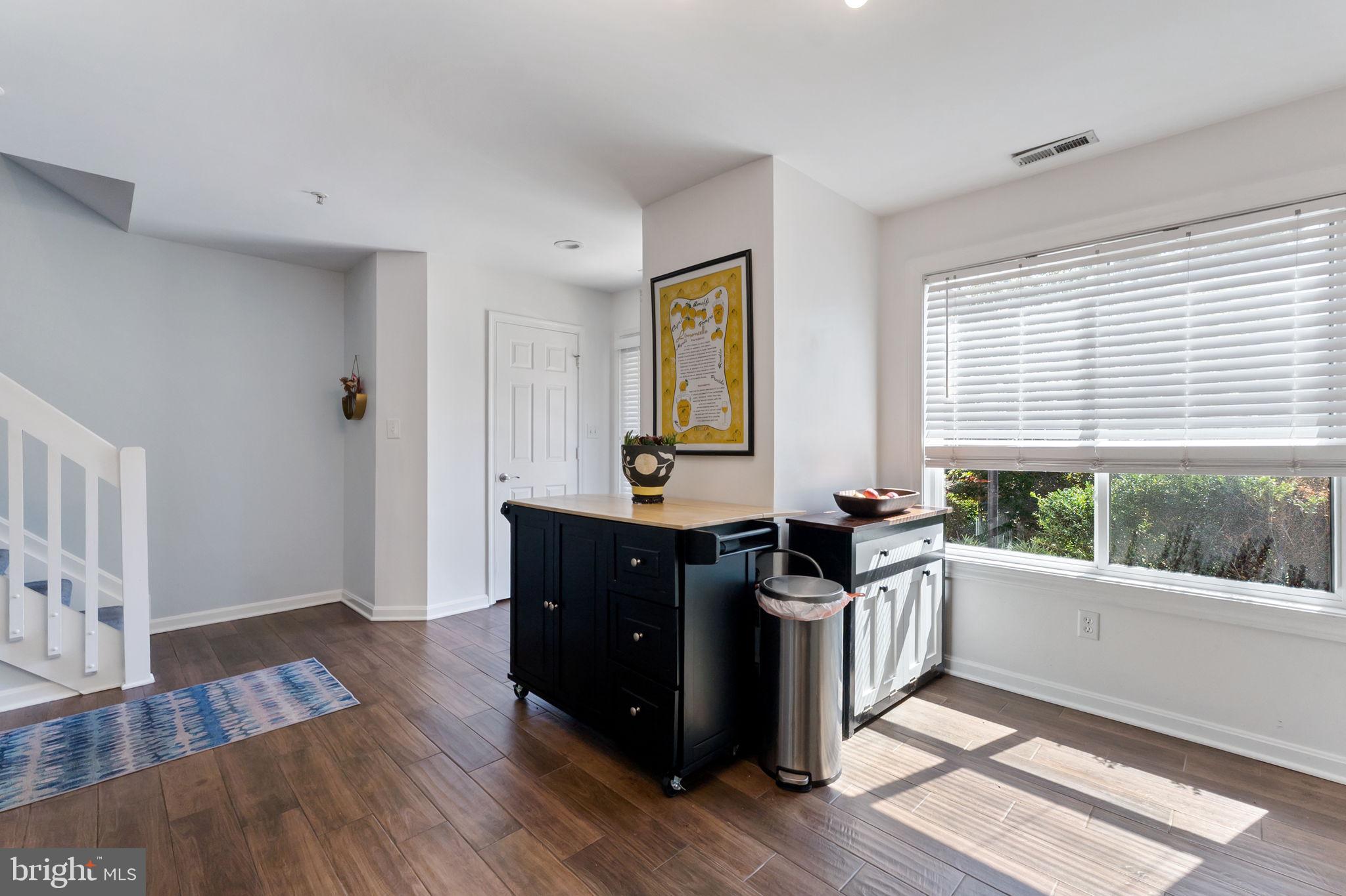 53 QUEEN CAROLINE COURT E