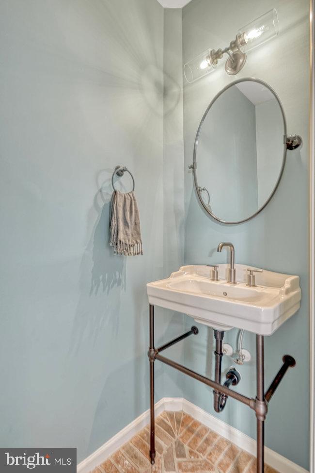 NEW TOWN MEADOWS - Residential