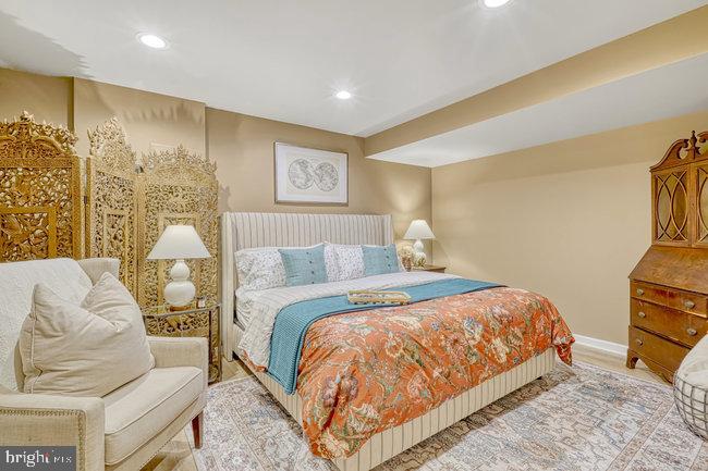 NEW TOWN MEADOWS - Residential