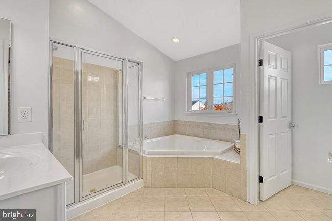 NEW TOWN MEADOWS - Residential