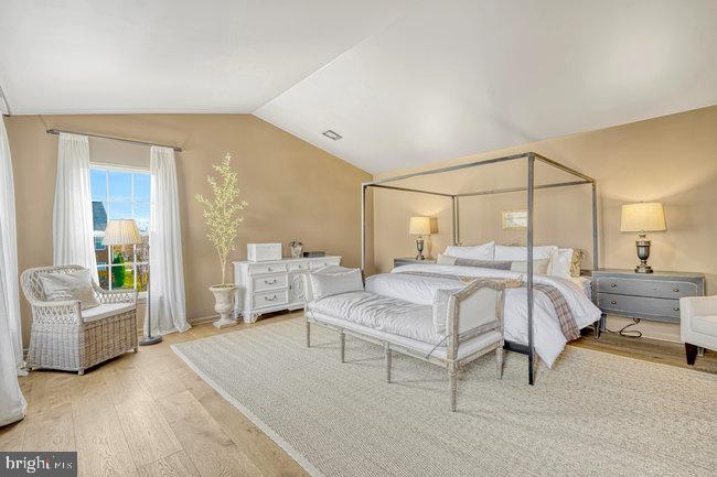 NEW TOWN MEADOWS - Residential