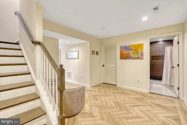 NEW TOWN MEADOWS - Residential