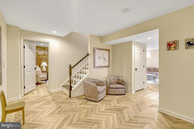 NEW TOWN MEADOWS - Residential