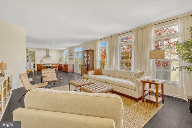 NEW TOWN MEADOWS - Residential