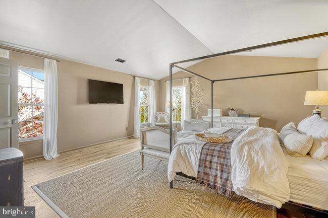 NEW TOWN MEADOWS - Residential