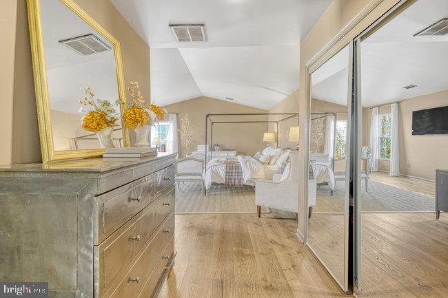 NEW TOWN MEADOWS - Residential