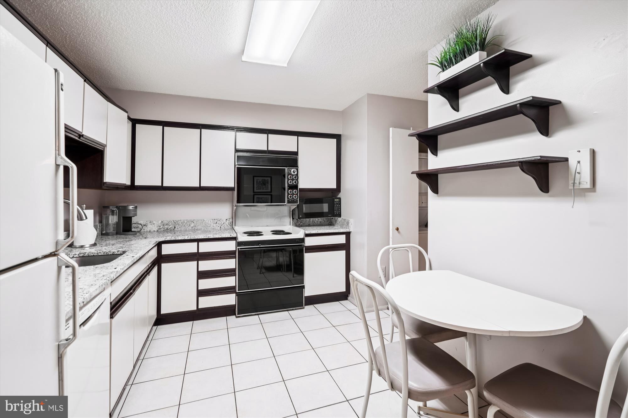 FAIRWAYS NORTH - Residential