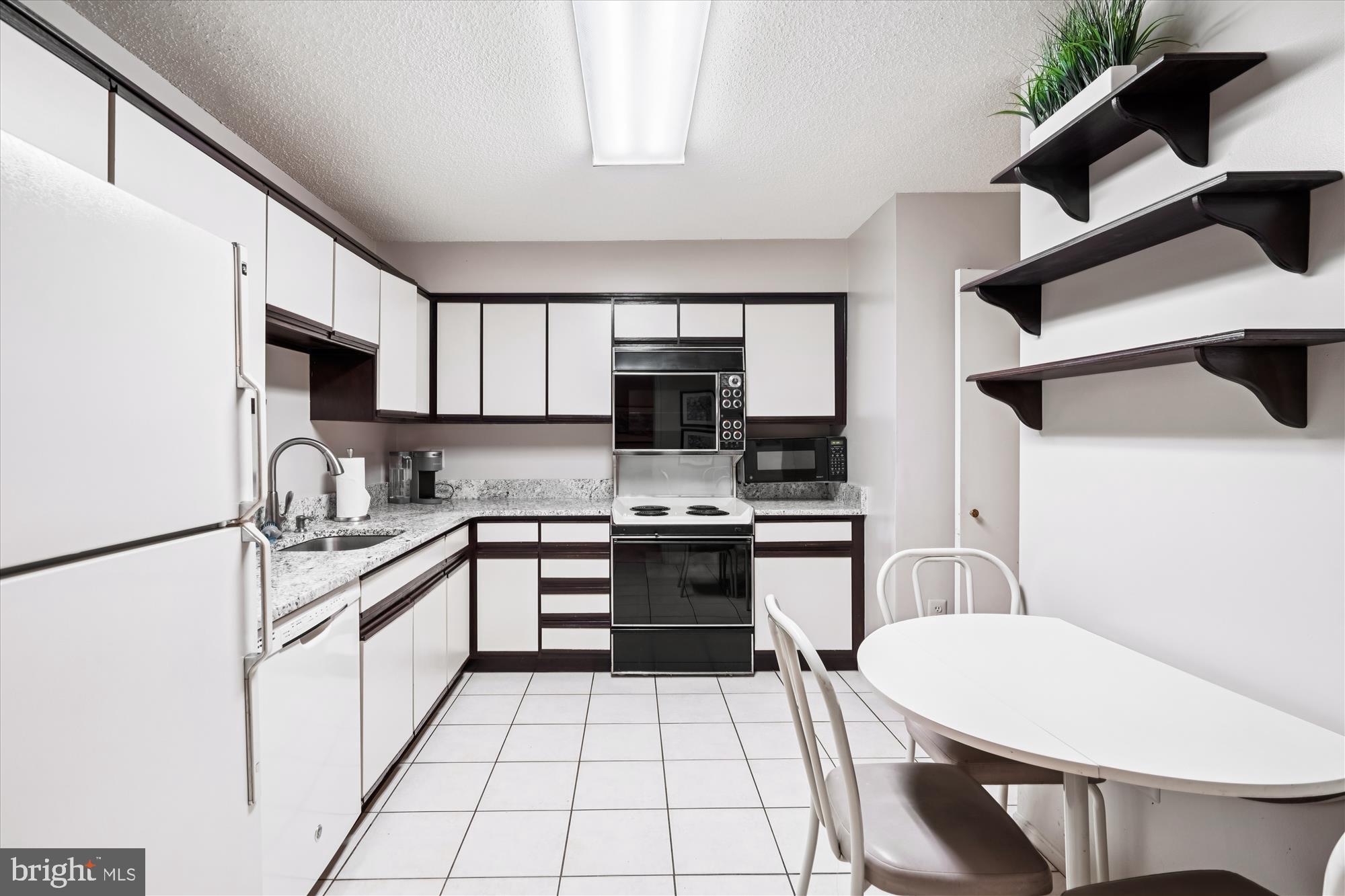 FAIRWAYS NORTH - Residential