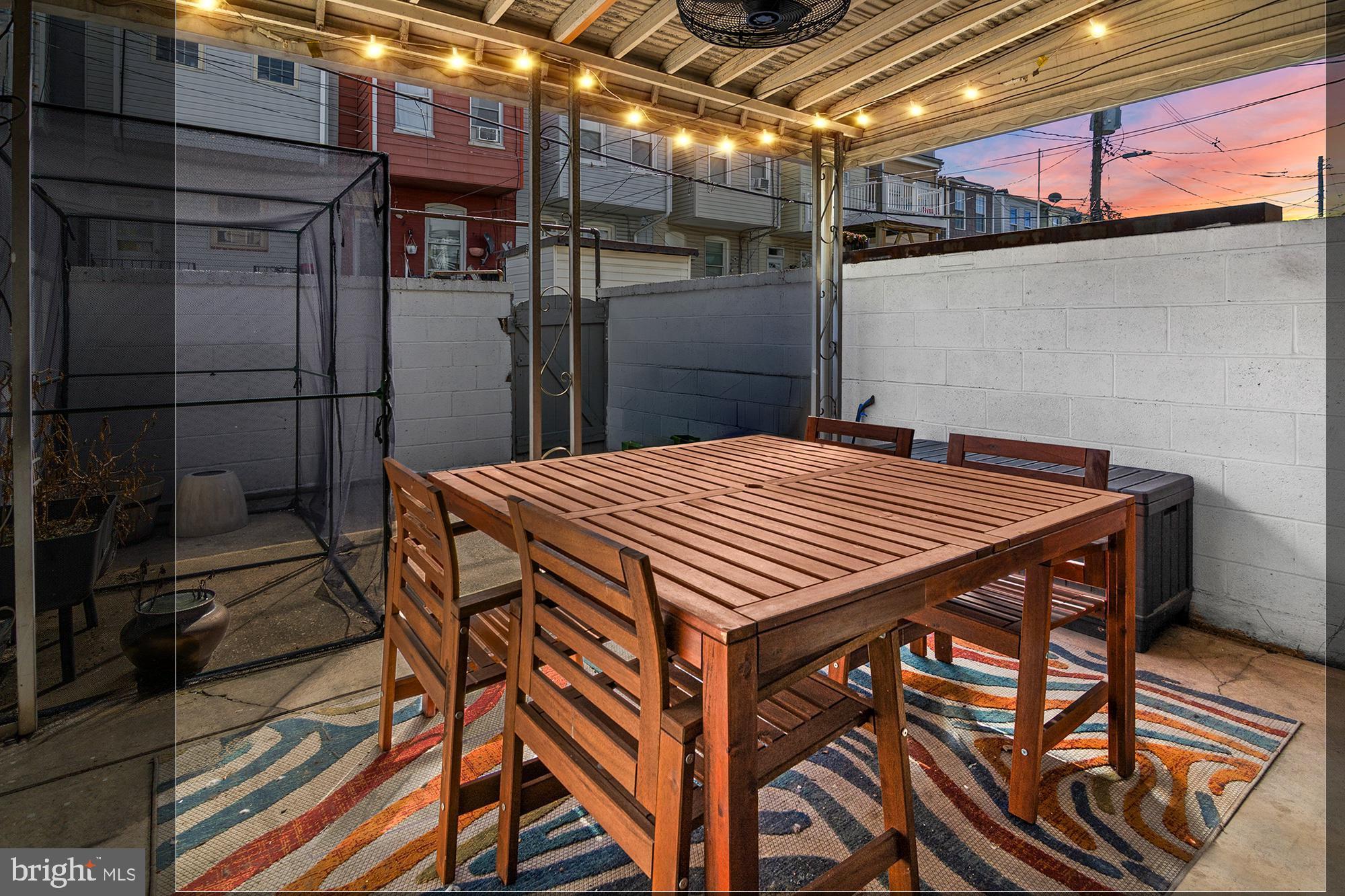 GREEKTOWN - Residential