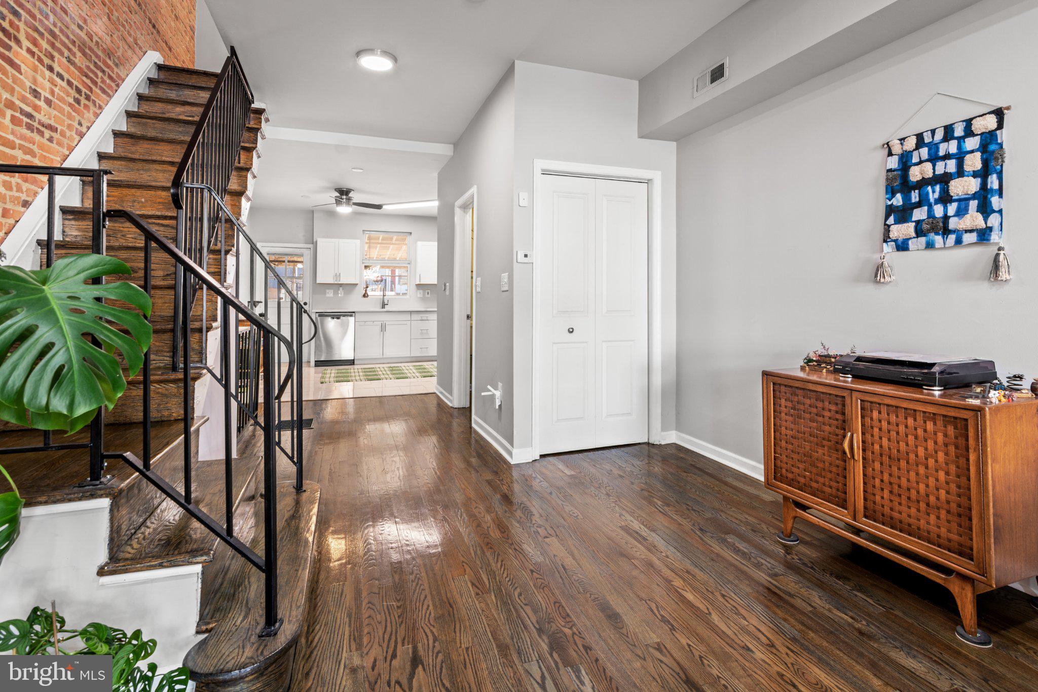 GREEKTOWN - Residential