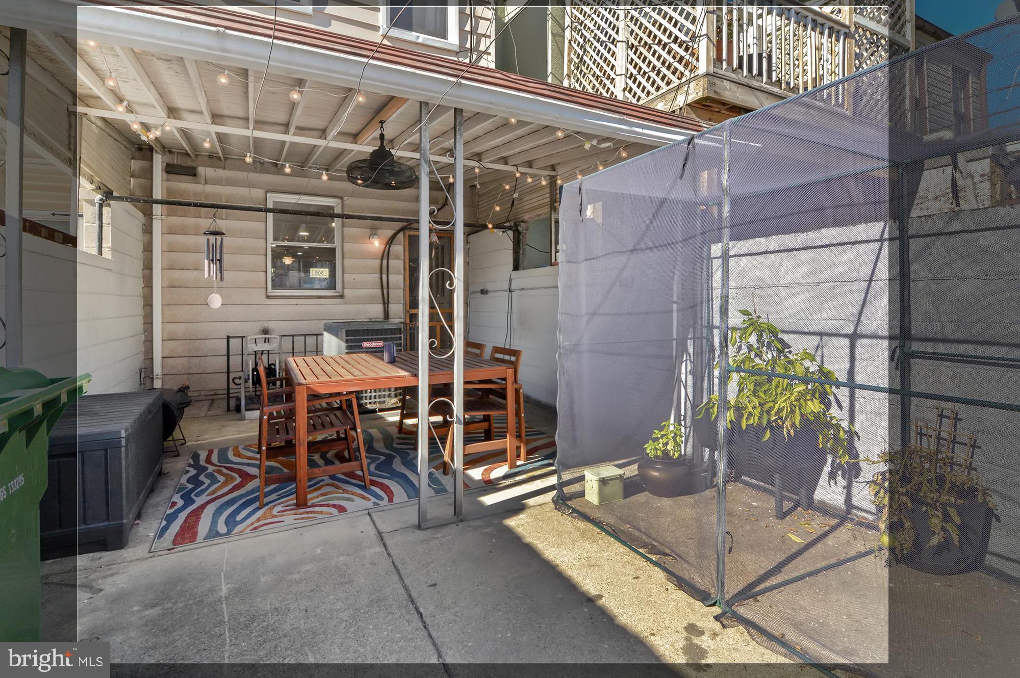 GREEKTOWN - Residential