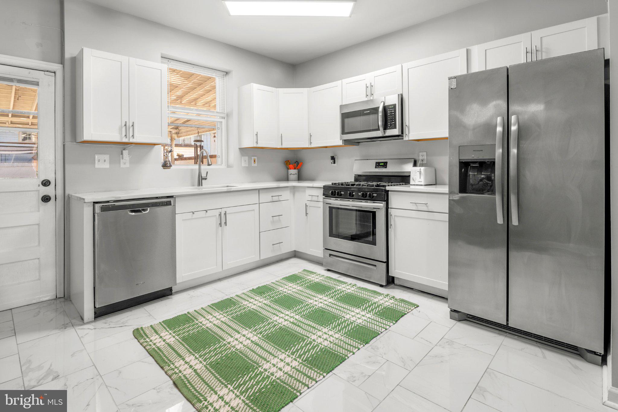 GREEKTOWN - Residential