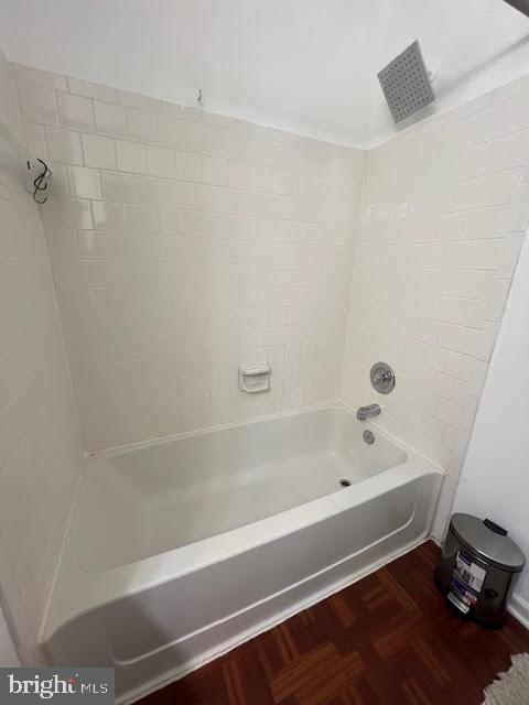 CARNABY SQUARE - Residential Lease