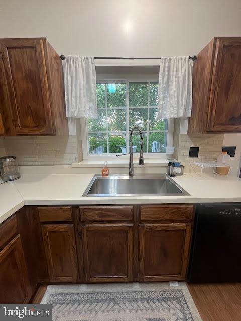 CARNABY SQUARE - Residential Lease