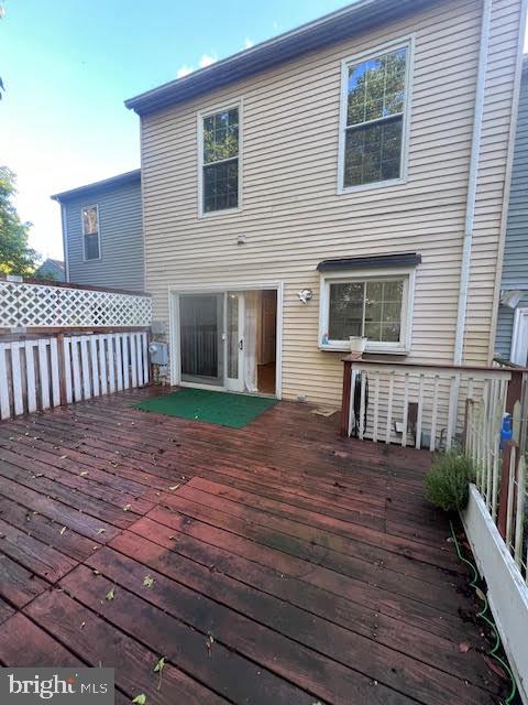 CARNABY SQUARE - Residential Lease